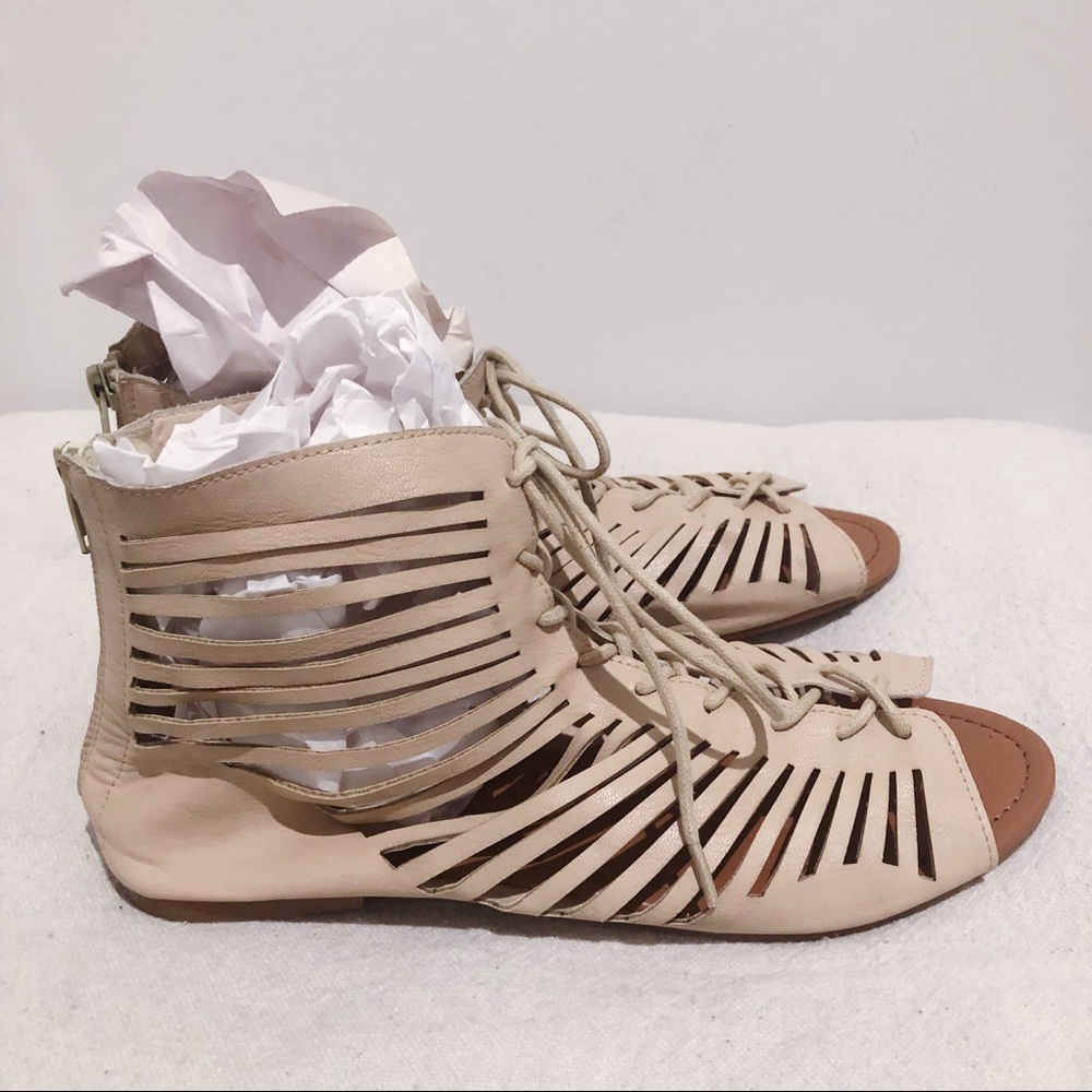 Retro Lace-Up Flats
